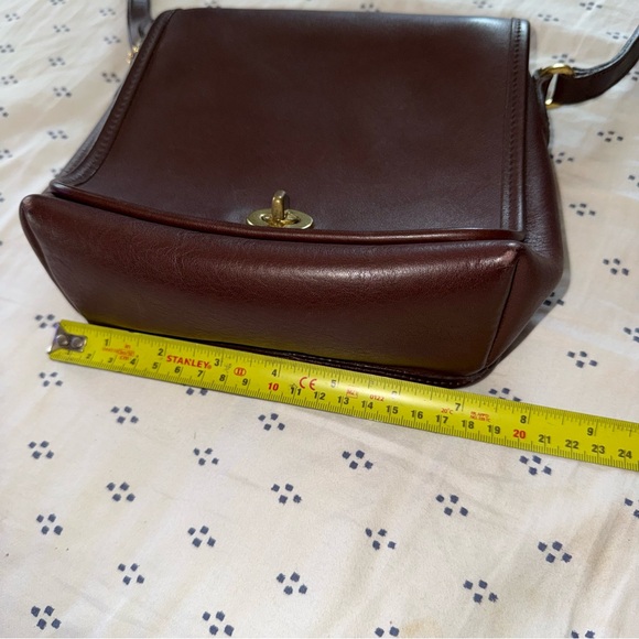 Coach 9076 Vintage 1990's Companion Flap Milk Chocolate Brown Leather Crossbody - Picture 10 of 13